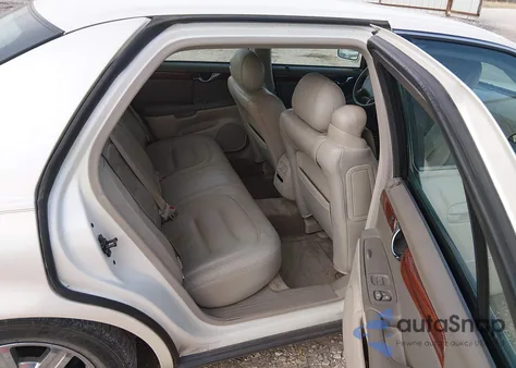 2003 Cadillac Deville Standard z USA, uszkodzony, nr VIN 1G6KD54Y43U278037